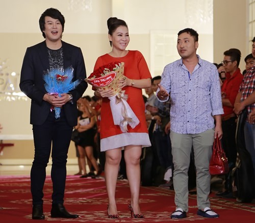 Thu Minh xach tui nua ty di cham thi Vietnam Idol 2015-Hinh-4